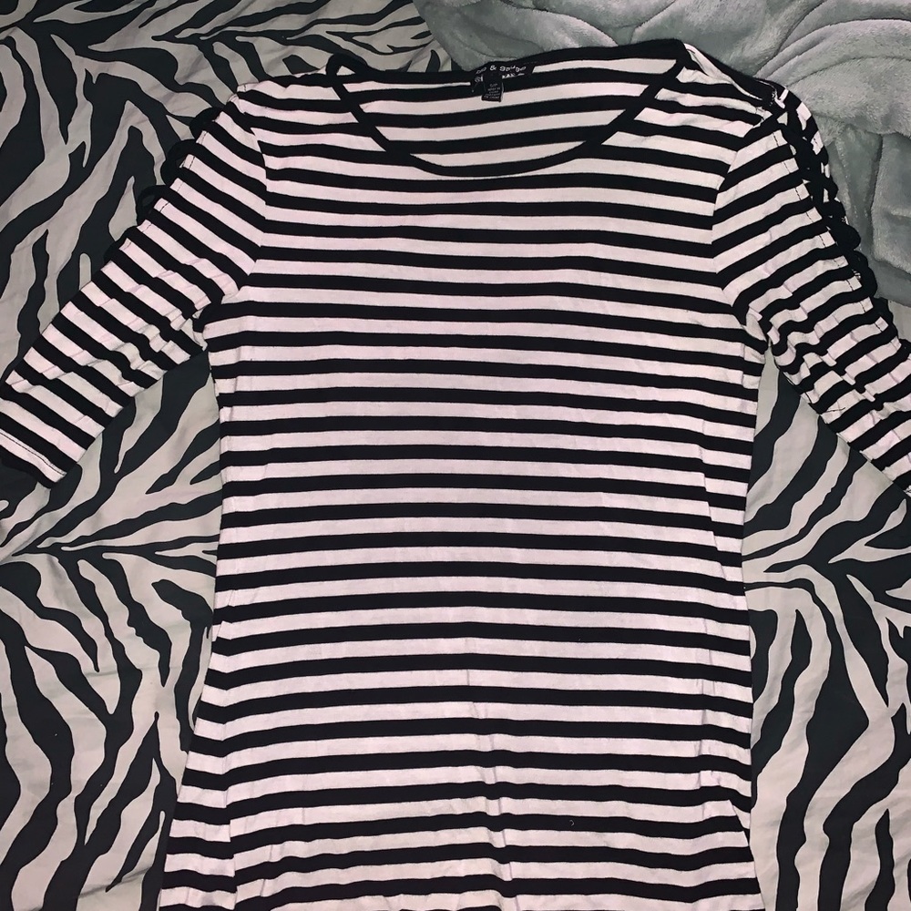 Casual top!!! Please buy